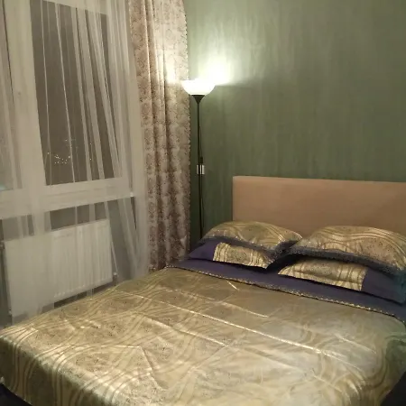Apartment U Metro Grushevka